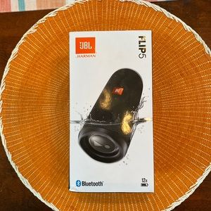 Brand New JBL Flip 5 Black.
